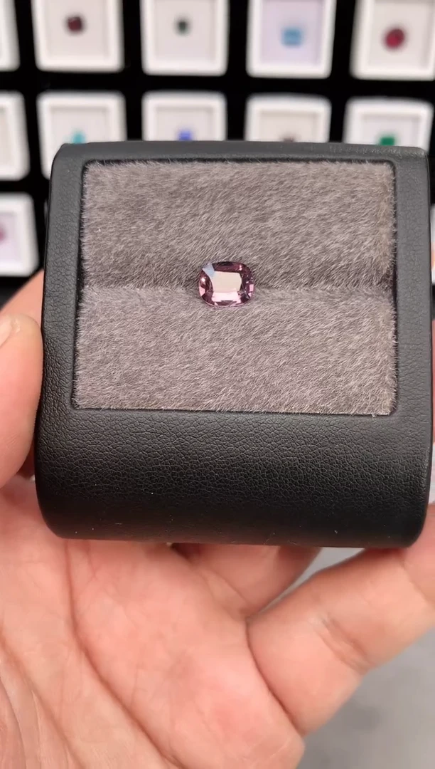 未镶嵌裸石尖晶石1.52