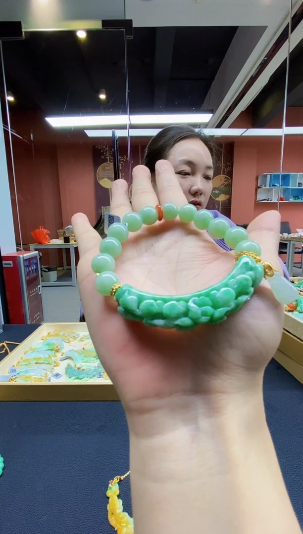 颈饰未镶嵌翡翠手牌