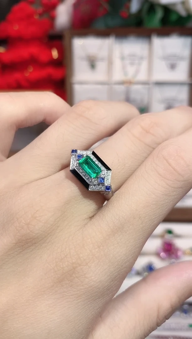 18K金镶嵌戒指祖母绿0.70ct/天然宝石/七天无理由