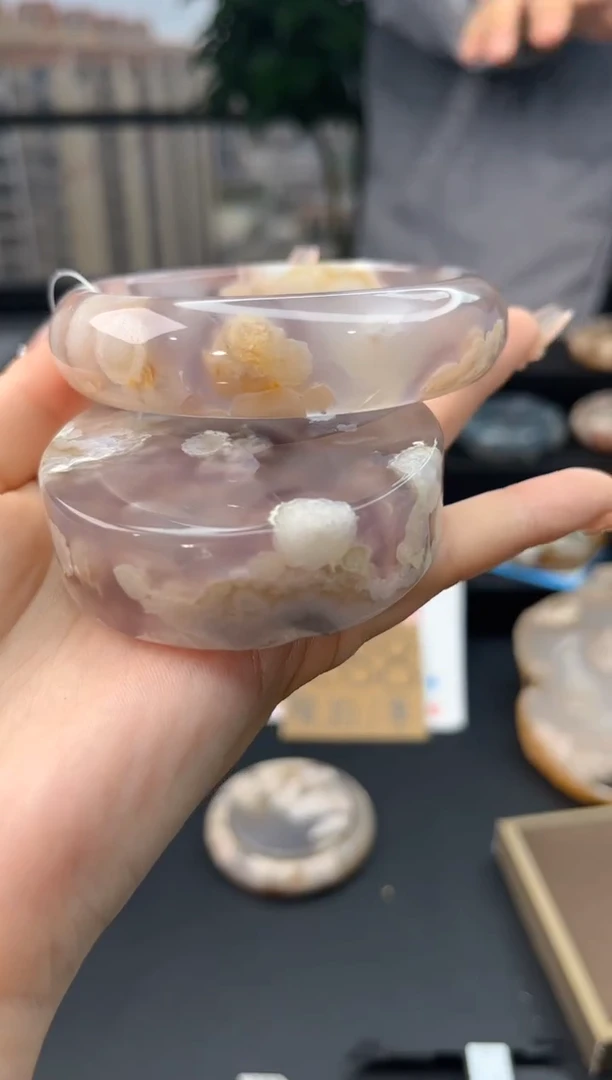 【闪购商品】石英质玉手镯未镶嵌赠送镯心（圈口63