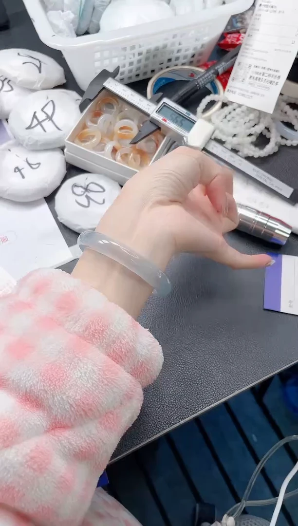 【闪购商品】石英质玉手镯未镶嵌 10J94-56