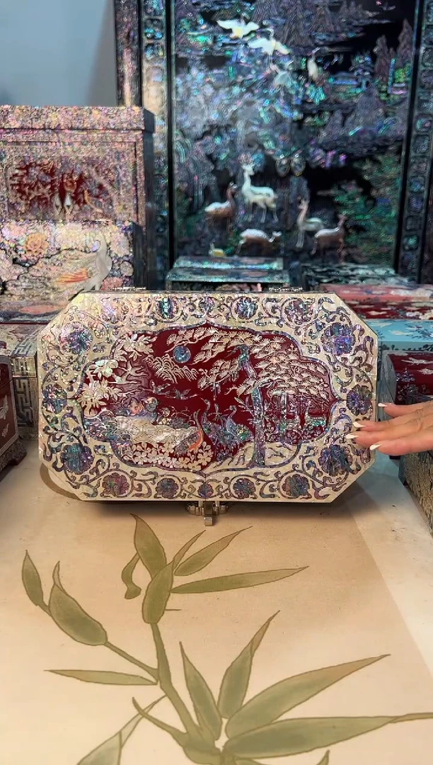 绒布底·弘贝雅螺钿漆器文化馆