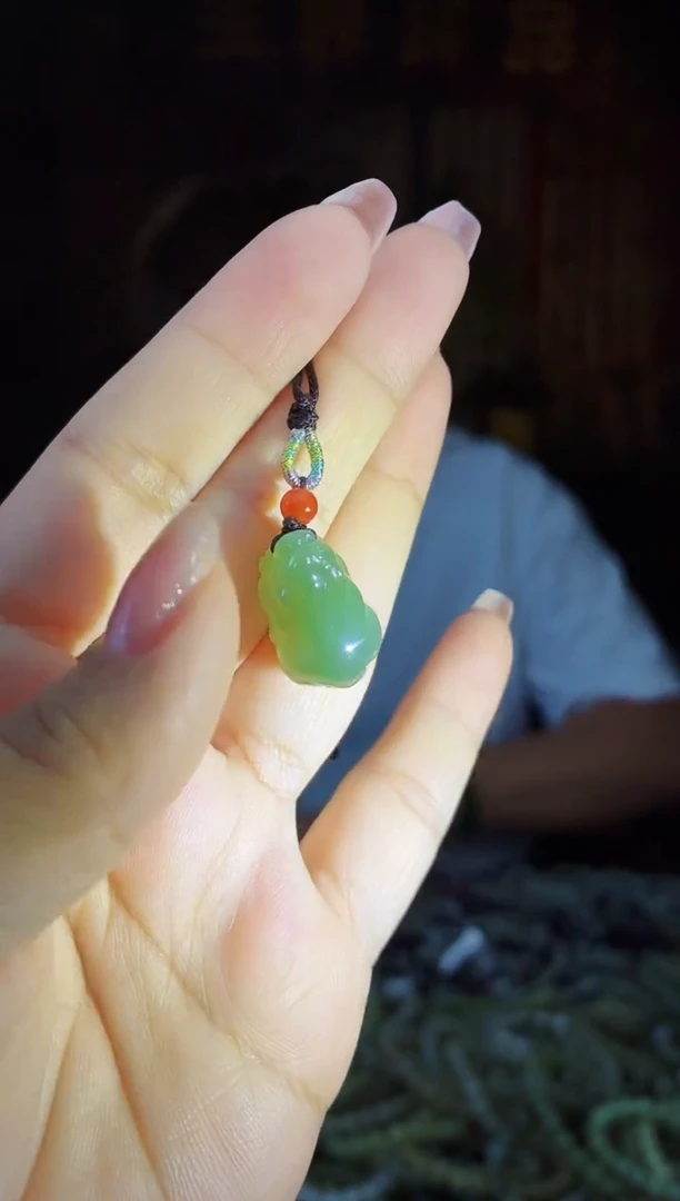 和田玉未镶嵌颈饰拍一发一