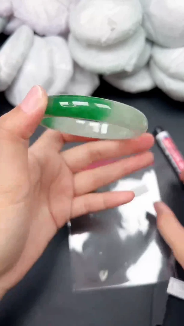 精品手镯，一物一拍C076