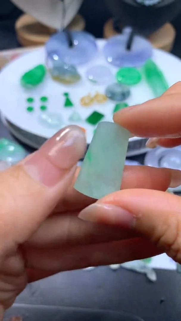 【闪购商品】定制翡翠未镶嵌翡翠