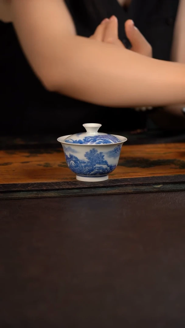 聚澜堂重工山水小盖碗