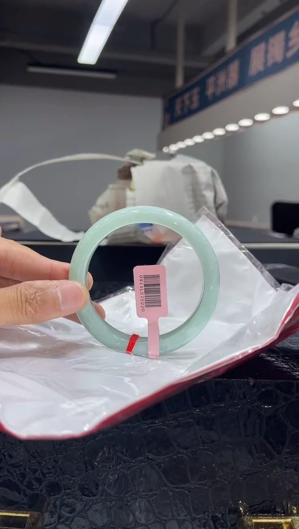 未镶嵌手镯翡翠11 5556