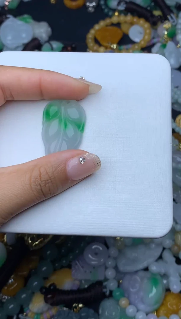 翡翠未镶嵌颈饰天然缅甸翡翠吊坠