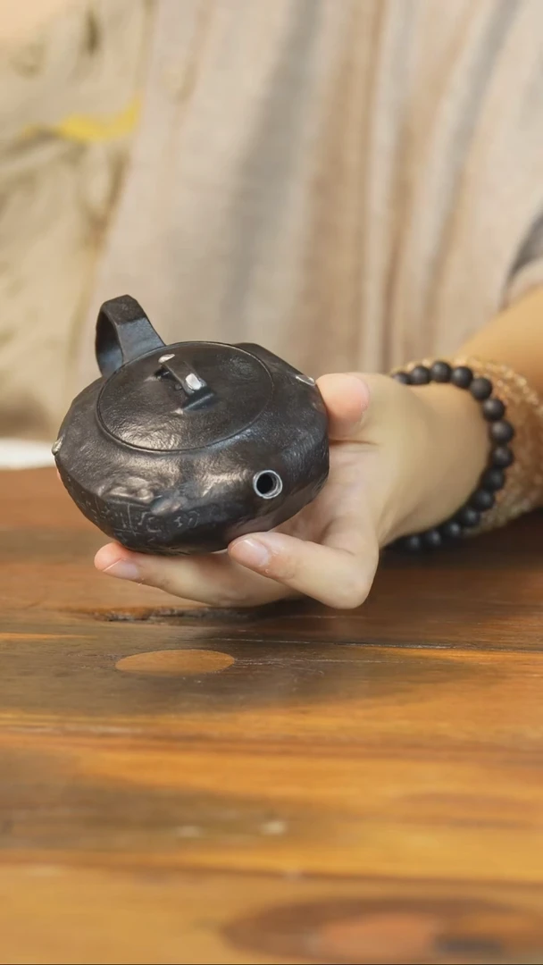 张文山手作篆刻茶壶作品（乾坤系列）