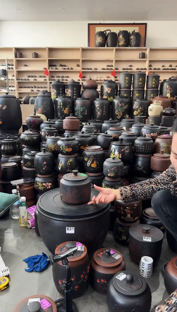 罐瑕疵茶叶罐  荷花德中 957