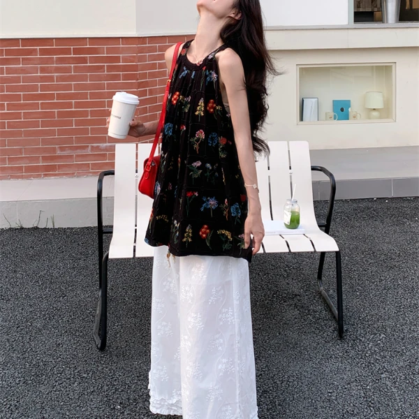 2025夏季新款复古风黑色碎花刺绣无袖背心女夏设计感高级上衣ins