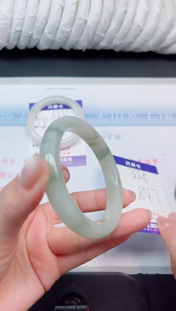 【闪购商品】石英质玉手镯未镶嵌325-54.7