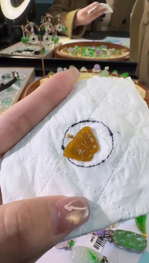 【闪购商品】翡翠颈饰18K金镶嵌缅甸翡翠A货挂件