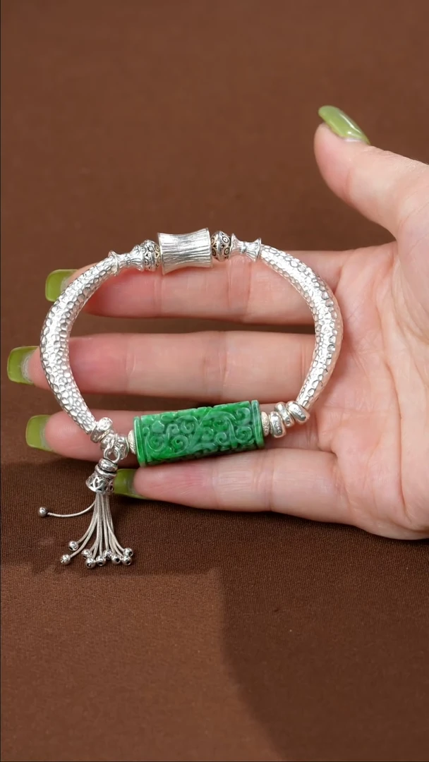 颈饰未镶嵌翡翠翡翠手镯