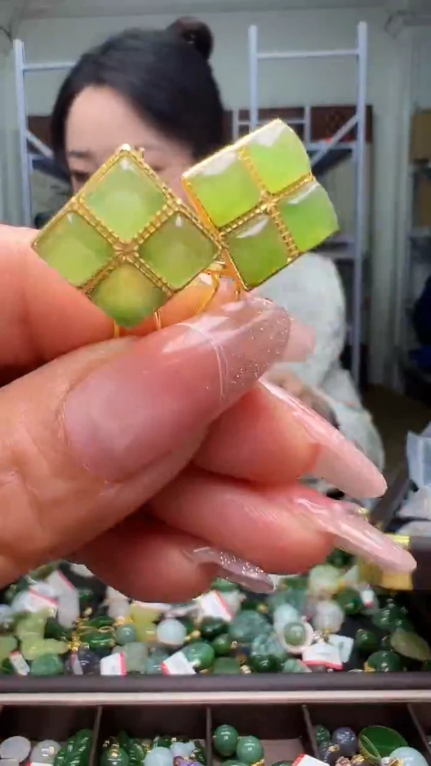 颈饰银S925镶嵌和田玉（多样性发货.发其一)12.28.91