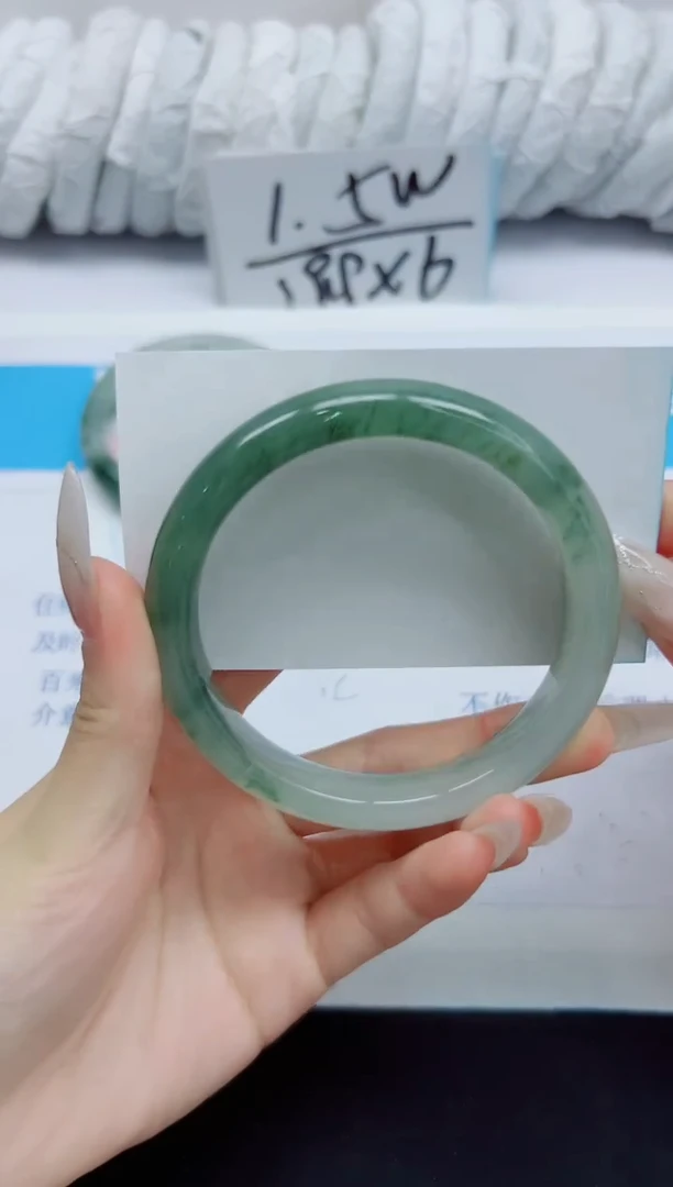 石英质玉手镯未镶嵌67/61.1