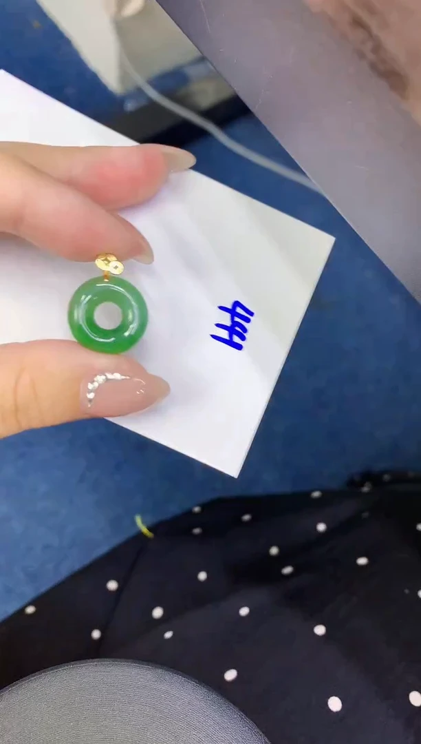 翡翠未镶嵌颈饰缅甸天然翡翠A货