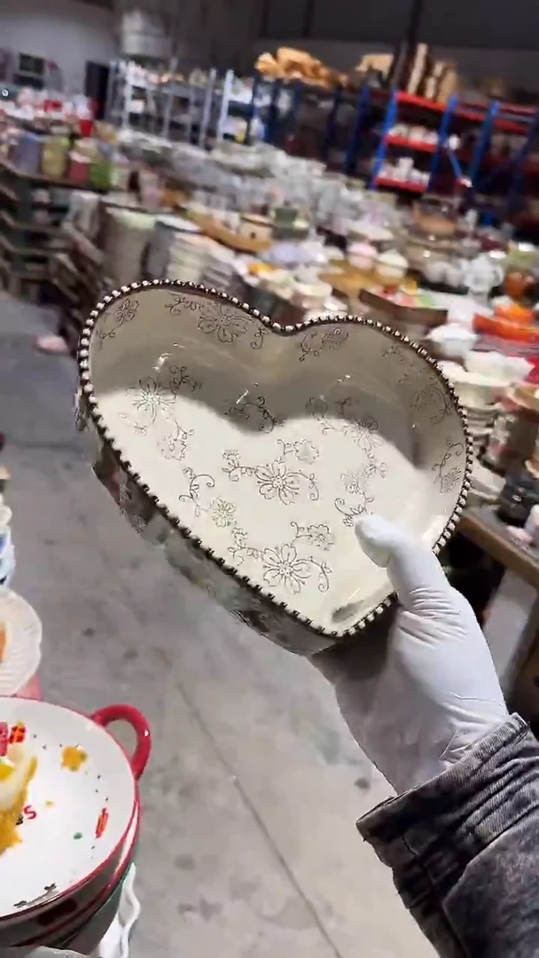 陶瓷孤品绿色心形碗微瑕 凑满20元包邮