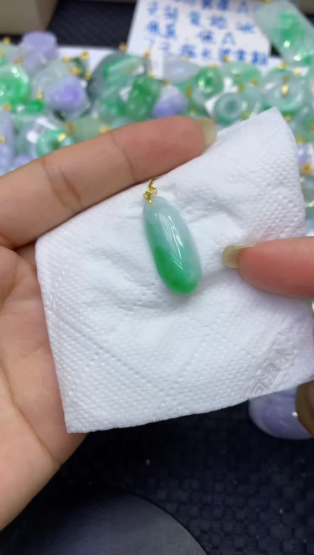 颈饰18K金镶嵌翡翠天然缅甸A货翡翠1