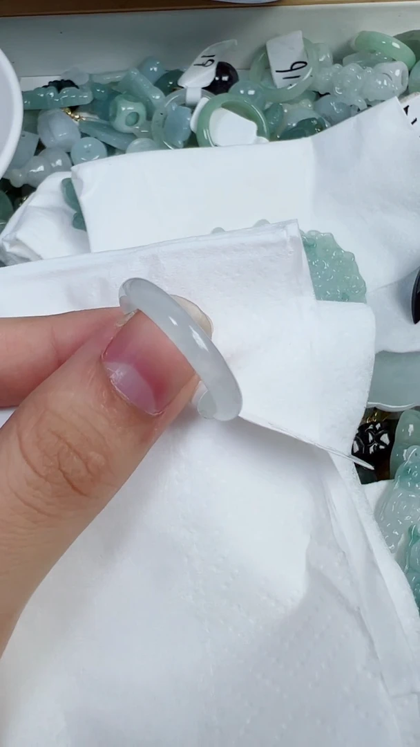 散珠翡翠ヾ****转784号链接，A货翡翠17.5