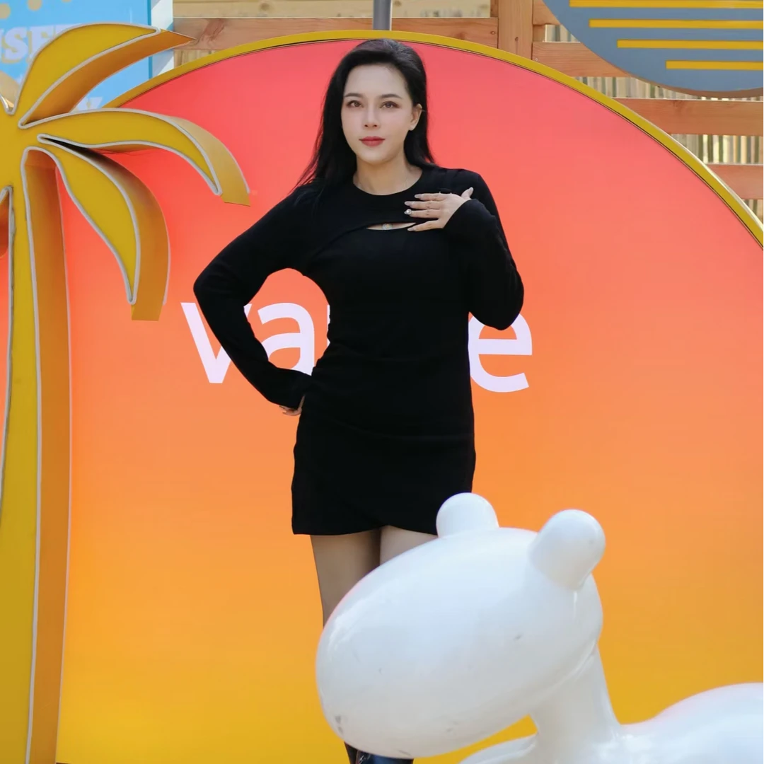 连衣裙辣妈辣妹性感包臀镂空纯欲风时尚纯色显瘦裙