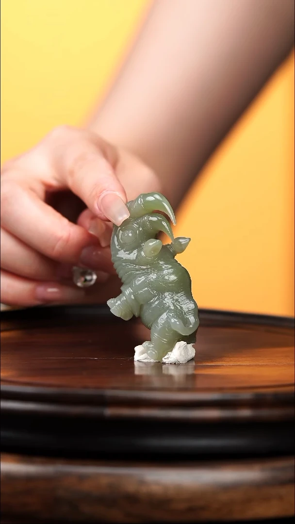 和田玉未镶嵌把件