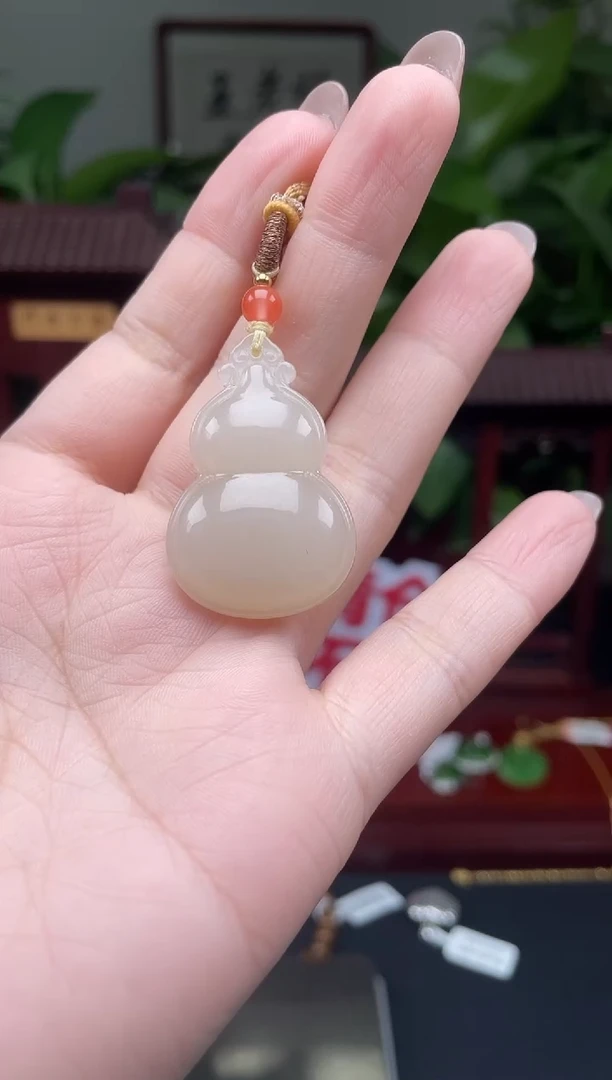 颈饰未镶嵌和田玉吊坠th70