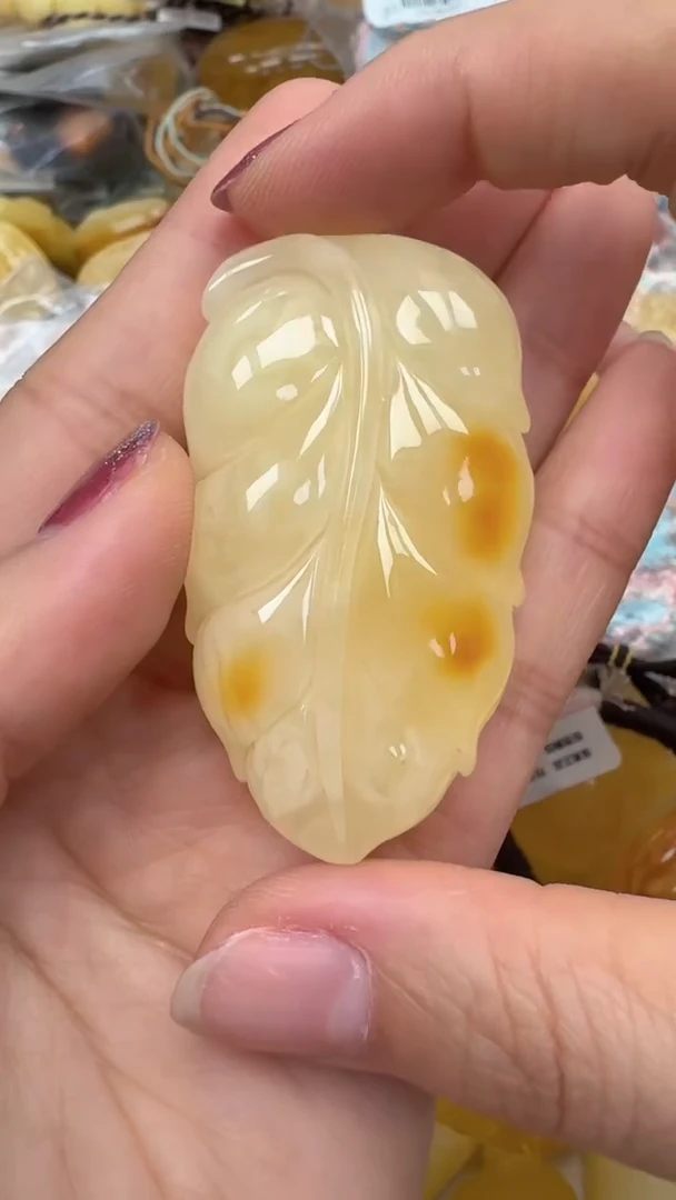 裸石琥珀未镶嵌如图