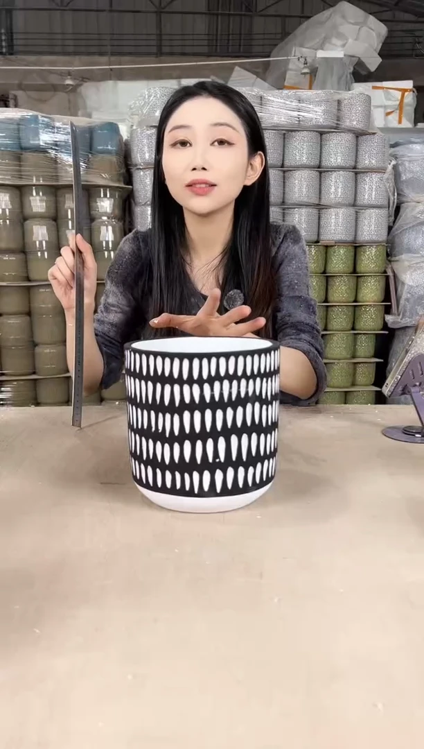 【闪购商品】红陶水泥水滴黑白中号17x17