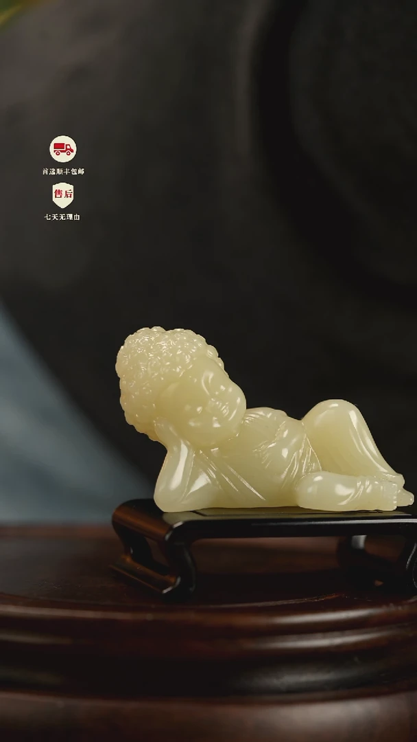 云南石竹叶青雕刻：悠闲自得小弥勒摆件