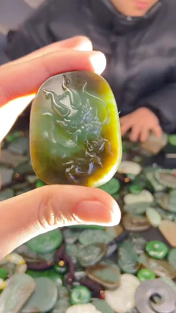 颈饰未镶嵌和田玉1