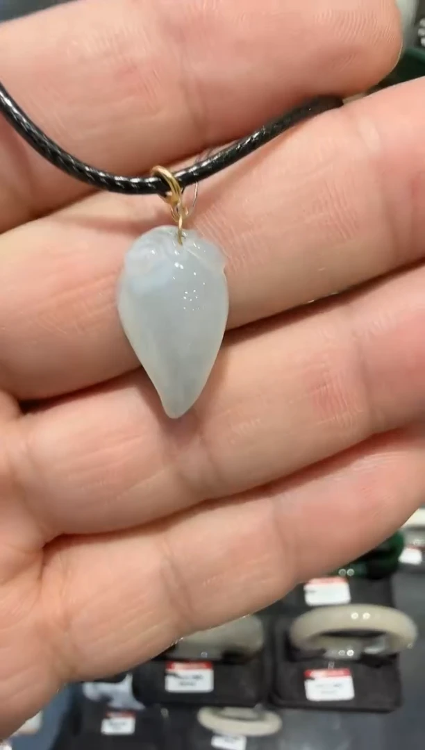 颈饰18K金镶嵌翡翠多样性发一