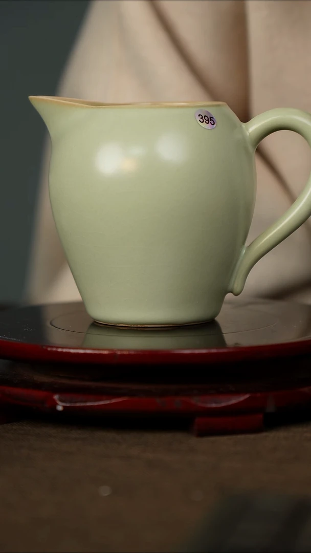 395微微瑕 粉青 公道杯 无底款