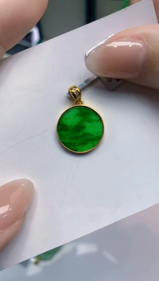 翡翠未镶嵌吊坠(不含链)1
