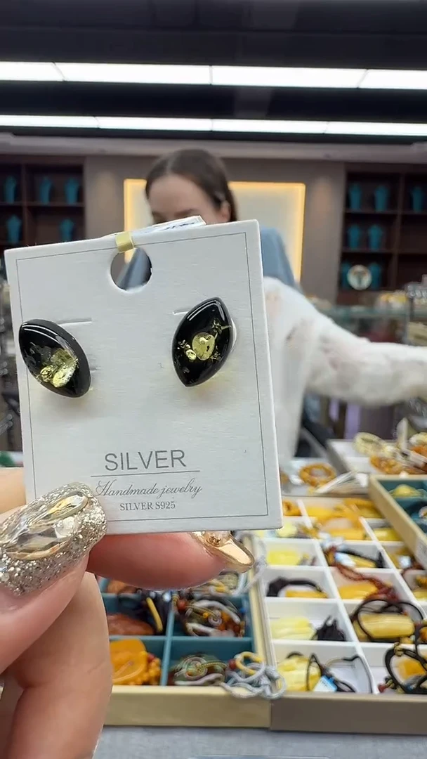 琥珀未镶嵌耳饰6秒拍号 假一罚三