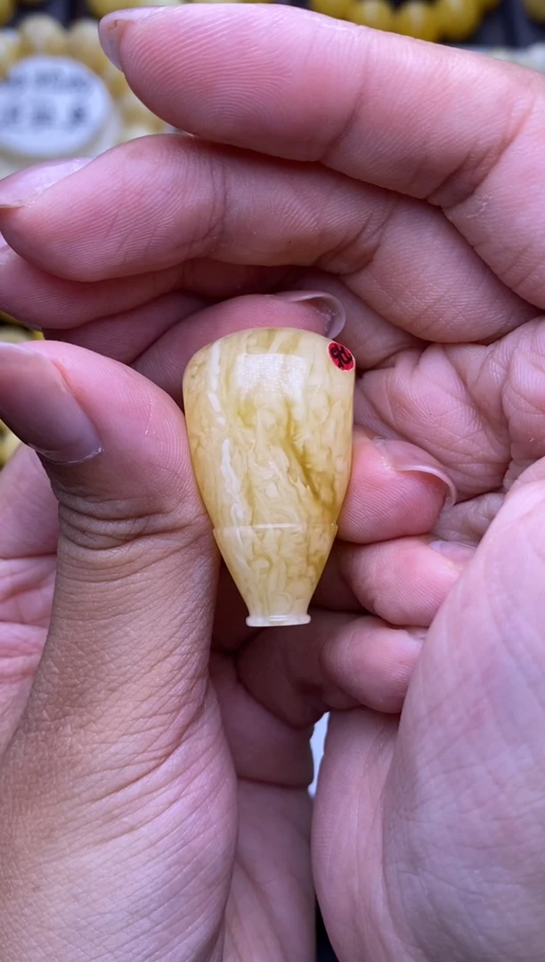 裸石琥珀未镶嵌大小姐珠宝121