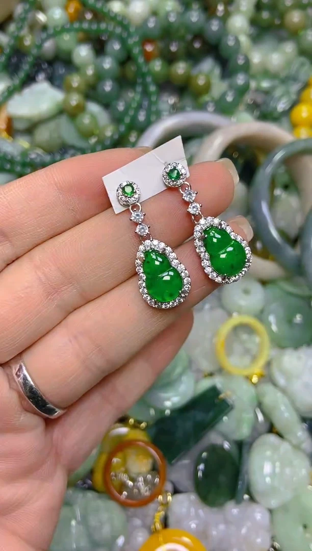 颈饰未镶嵌翡翠/U/翡翠A货，一件也是批发价