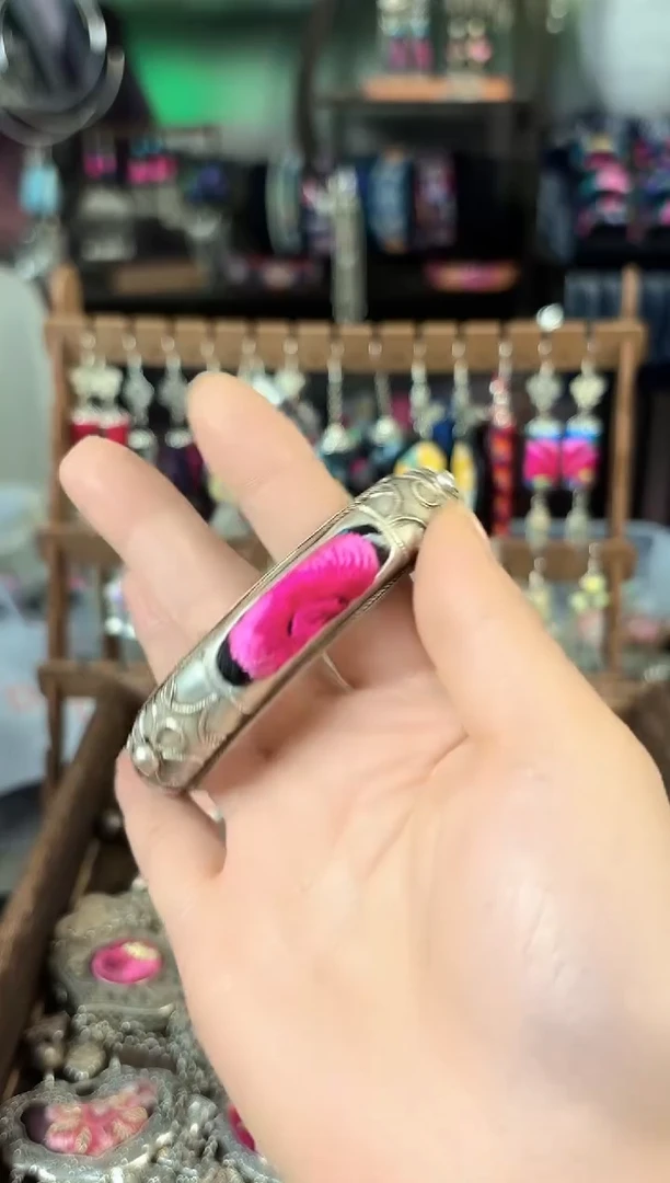 彩云南阁非遗老绣饰品734*