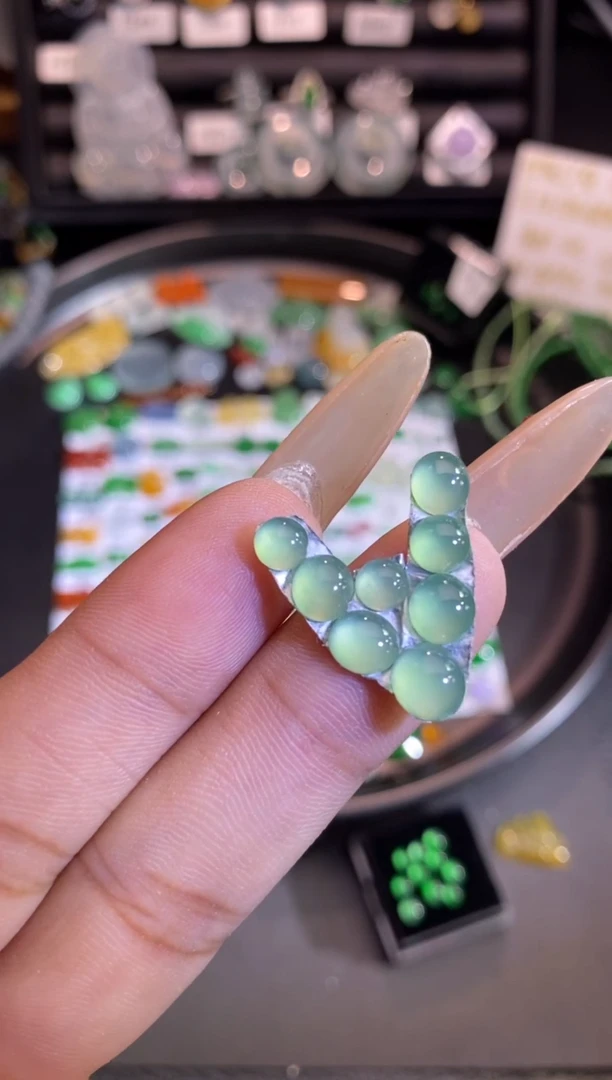 【闪购商品】翡翠挂件未镶嵌蛋