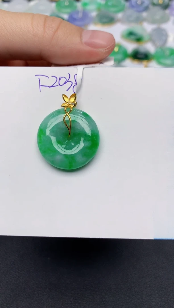 颈饰18K金镶嵌翡翠 天然缅甸A货翡翠百元以上9元证书费自理