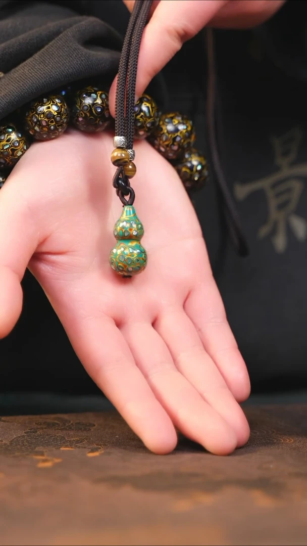 【闪购商品】绿金大漆紫光檀螺钿小脖挂