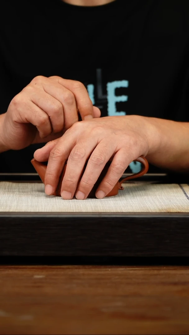 茶壶紫砂耿*朱泥天际刻绘竹子