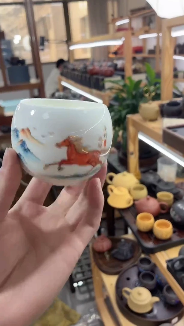 瓷片马到成功白瓷主人杯