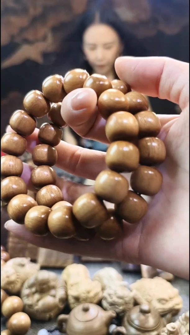 金丝   楠1.3阴沉黄桶珠