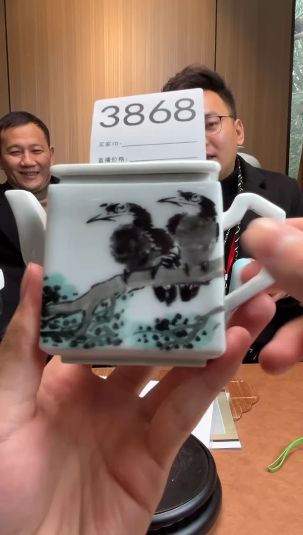 【闪购商品】摆件景德镇陶瓷花鸟茶壶3868
