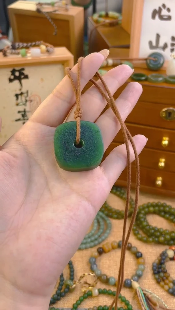 手链未镶嵌和田玉碧玉方扣