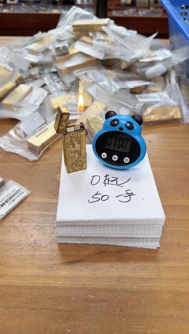 纯铜黯**寒登家金色浮雕