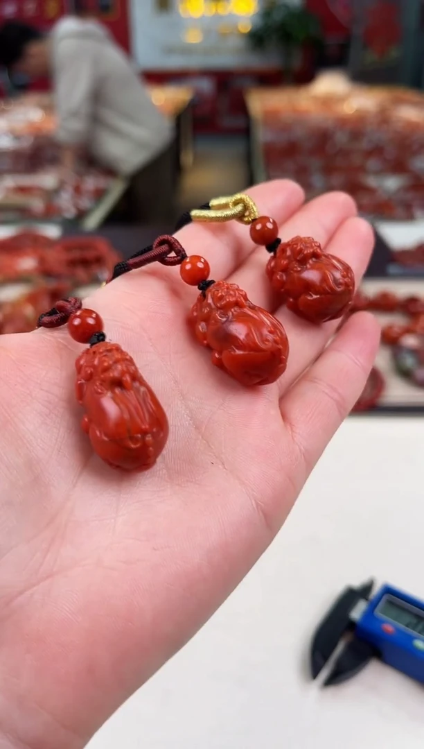 未镶嵌貔貅吊坠南红玛瑙（多样式发其一）