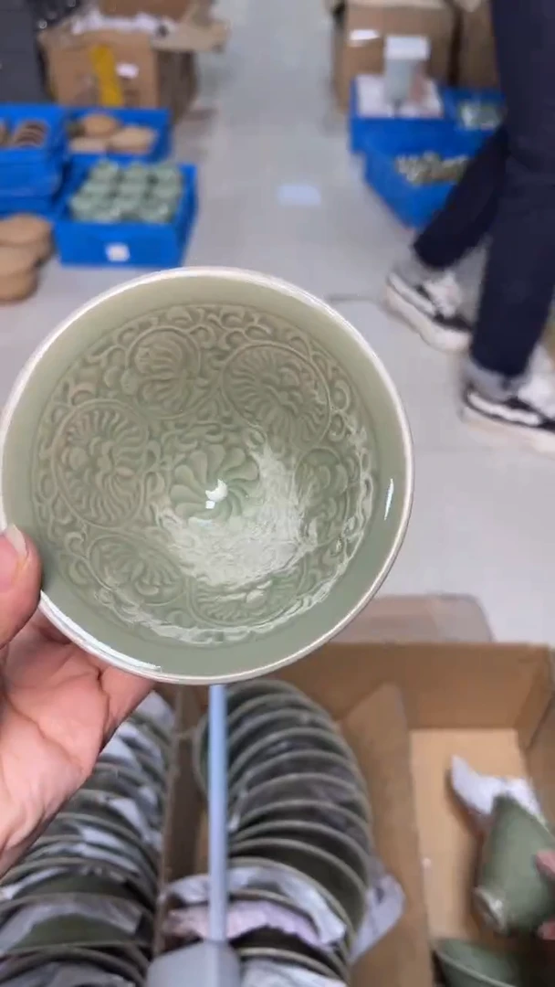 陶瓷秘色菊纹斗笠盏单只 全品