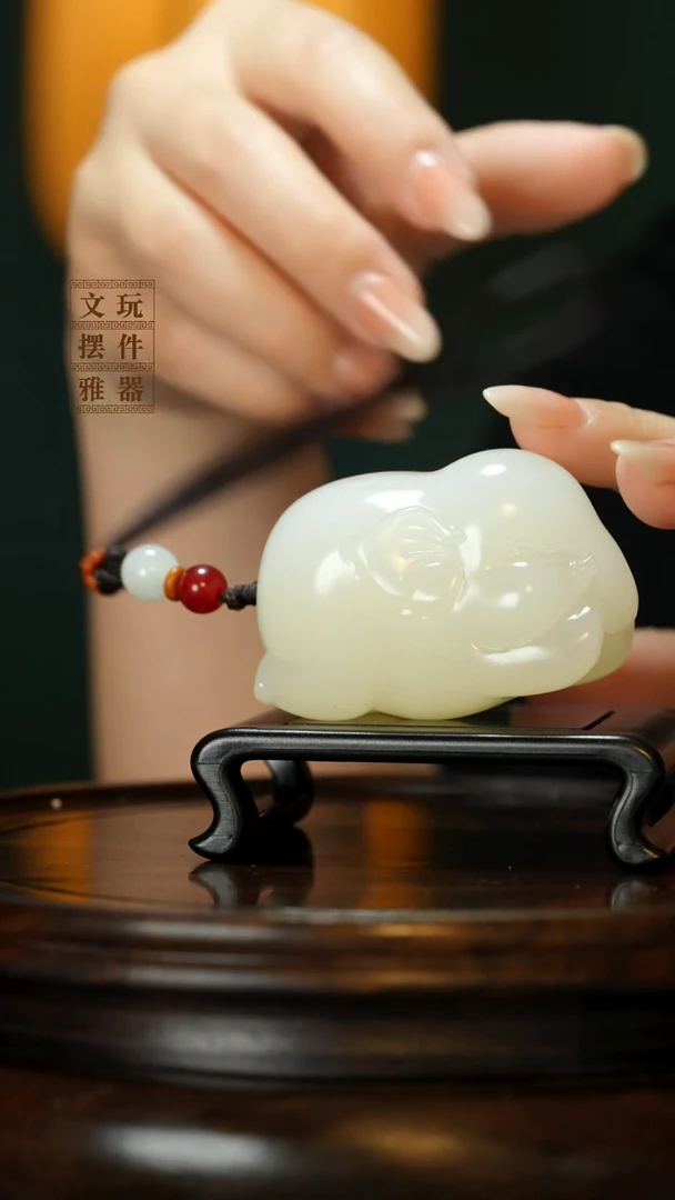 玉《手握吉象》手把件摆件